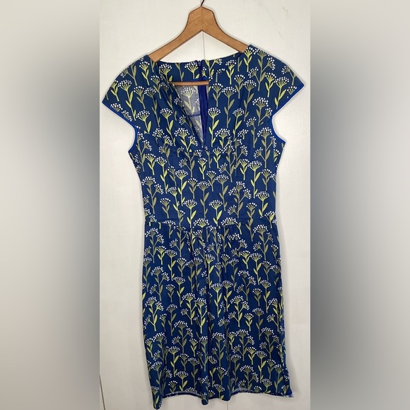 Sleeveless blue cotton summer dress, with green and white floral motif. Small - Picture 4 of 8